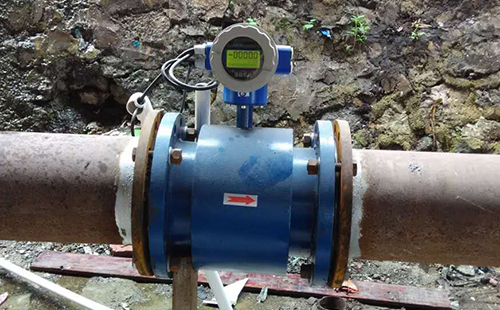 供水流量計現場安裝使用圖